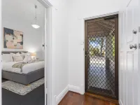 Elegant Art Semi Detached 2-Bed Home - 3-Star