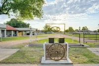 Family Home on > 2 Acres w/ Stables in Gilbert! -  Privatzimmer