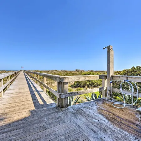 Fernandina Beach Condo ~ 1 Mi to Golf Courses