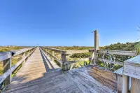 Fernandina Beach Condo ~ 1 Mi to Golf Courses - Hot Tub
