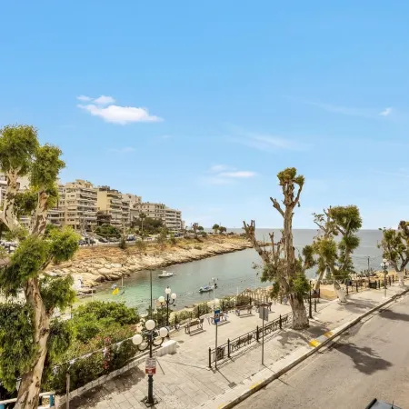 Sunny Apartment Next to the sea Amazing View