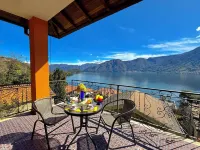 Isola Vista - Terrazzo Hotels in Sala Comacina