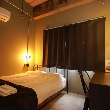 Red Submarine - Hostel