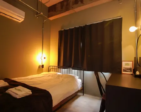 Red Submarine - Hostel 呉のホテル