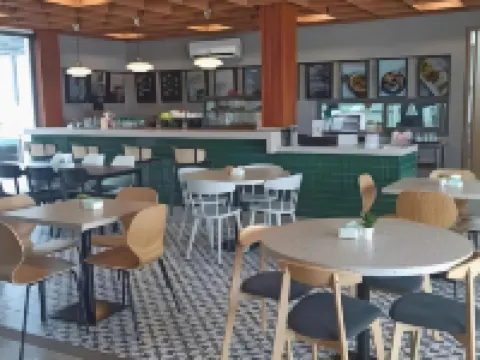 Hotel Emaki Jatinangor - Formerly Jatinangor Hotel & Restaurant Hotel di Sumedang Regency