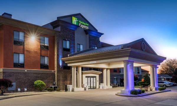 Holiday Inn Express & Suites Shelbyville Indianapolis by IHG