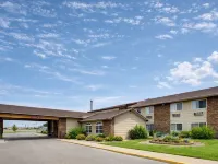 Fireside Inn and Suites Hotels in Devils Lake