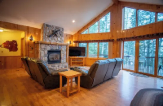 Timber Bay Lodge & Houseboats