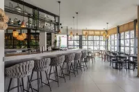 Hilton Nicosia - Barer