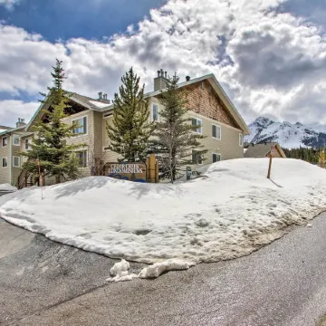 Cozy Montana Condo w/ Walk to Big Sky Resort!