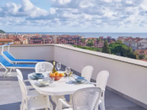 五彩河岸 迪安道爾濱海酒店