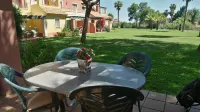 Family Poolside Apartment -  Apartamentos vacacionales