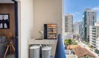 Your Exclusive Stay Just Steps From the sea in Meia Praia - FFS II