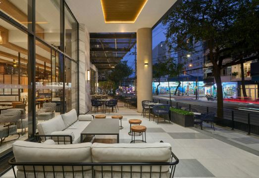 포 포인츠 바이 쉐라톤 냐짱