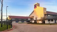 Studio 6 Suites Dallas, TX – Loop 12 West Hotels in Dallas