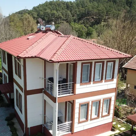 İnlice Apart House
