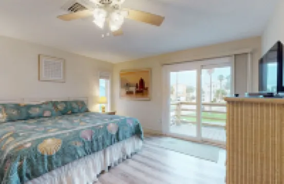 Spacious Seaside Cottage w/ Sunroom – 1-Minute Walk to Vilano Beach