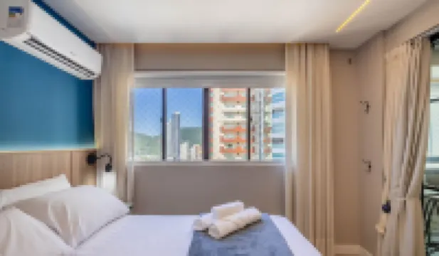 Apt With 2 Suites Beachfront in BC Eqc0801