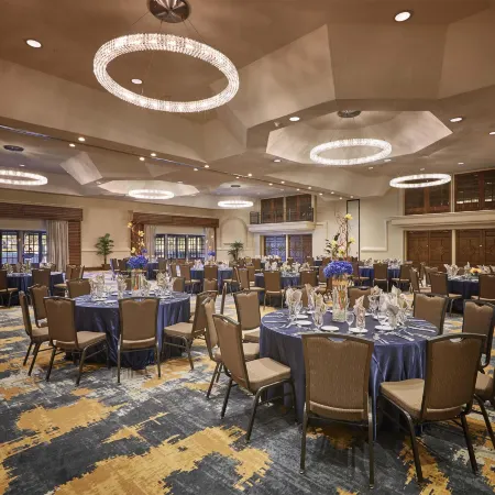 Hilton Phoenix Resort at the Peak