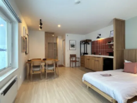 Akayane Lodge by H2 Life