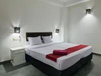 inner pease hotel - Hot Tub