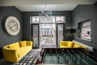 Cherish Lewis Hotel Blackpool- 2 Min to Beach- Smart Lock- Fast WiFi - Beach
