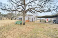 有遊戲房和燒烤設施的布查南湖鄉村風格住宅 - 2星級