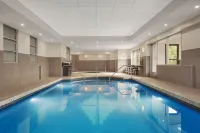 Holiday Inn CALGARY-AIRPORT by IHG - Pools