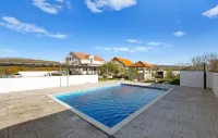 House Villa Zvonko Near NP Krka - Homestays