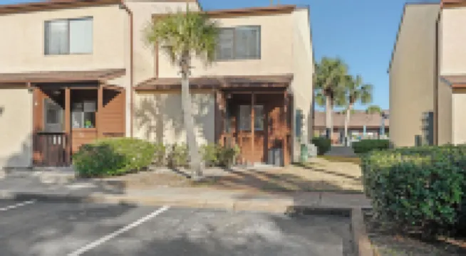 Sandbar Serenade by Avantstay Beachside Home + Pool + Tennis Court + Beach Access + Near Pier Park