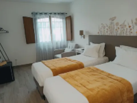 Porto d'Abrigo - Alojamento Local Hotels in 