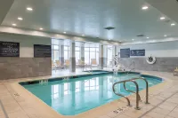 ヒルトン ガーデン イン ポートランド エアポート - プール