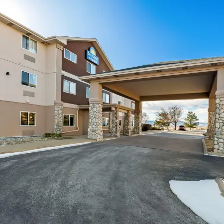 Days Inn & Suites by Wyndham Castle Rock