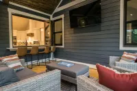 Epic 5BR w Double Living Areas On Lake Lure - Homestays