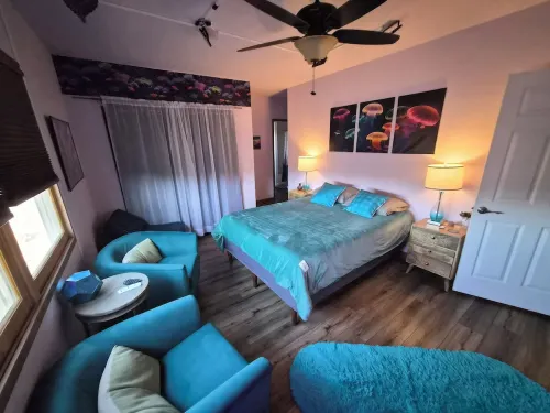 Inviting & Spacious! Unique Indoor and Outdoor Vibe!