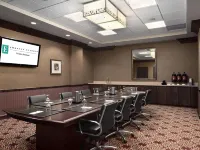 Embassy Suites by Hilton St. Louis Downtown Hotels in der Nähe von Saint Louis Torbogen