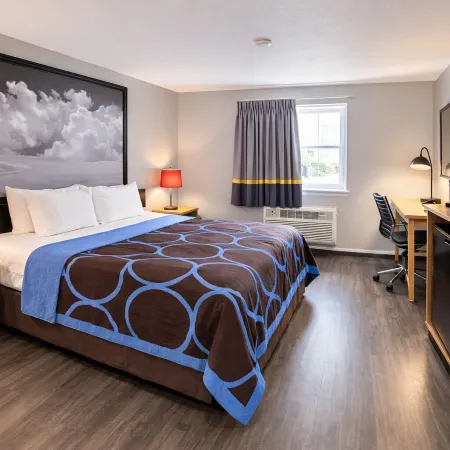 Super 8 by Wyndham Lewiston