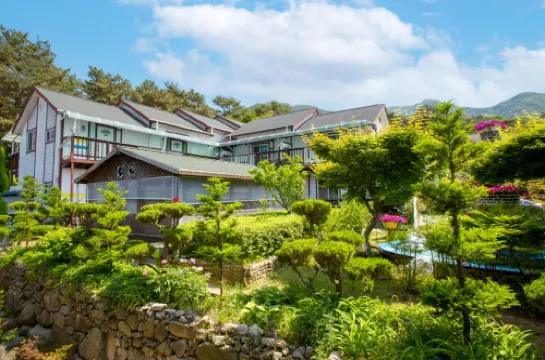 Yesan Deoksan Herb Pension
