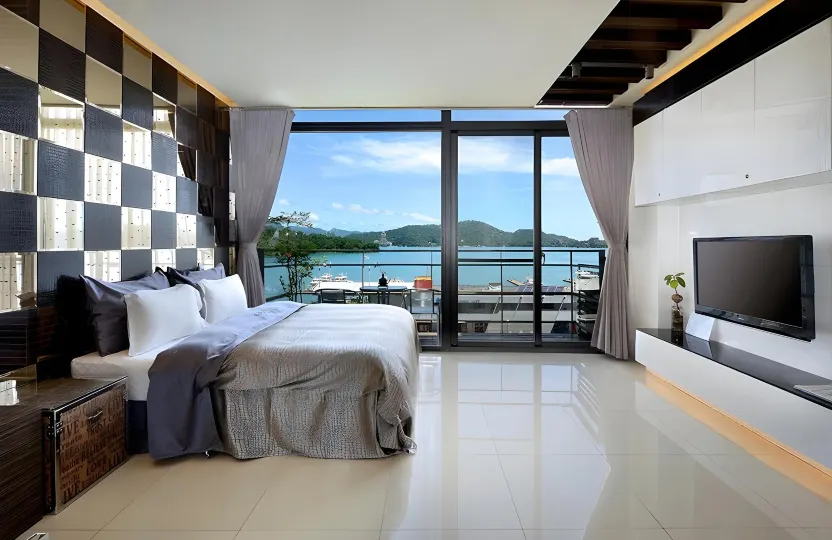 Lake View Hostel Resort