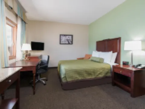 Baymont by Wyndham Pierre Hotels in Pierre