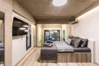 Ventiri Lofts - Luxury Duplex w/Private Garden - Mountain view