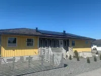 Pool & Sauna Retreat - Private Studio Apartment Porsgrunn - breakfast