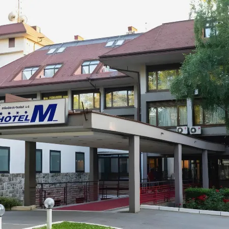 Hotel M Отели рядом с достопримечательностью «Парк Кошутняк»