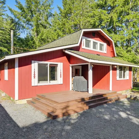 Cozy Ashford Home - 5 Mi to Rainier Natl Park!