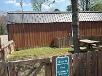 Pet friendly cabin in quiet Plainview with WiFi, AC Hotels in Plainview