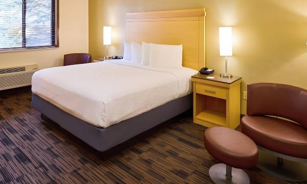 Livinn Hotel Minneapolis South / Burnsville