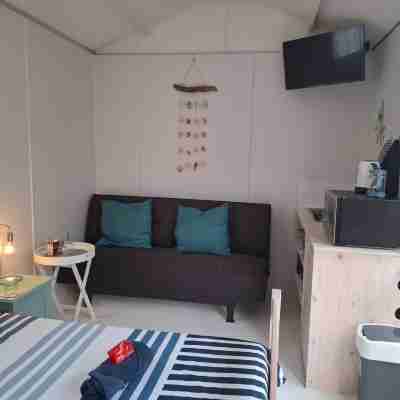 Petite Cottage Plett close to town Rooms