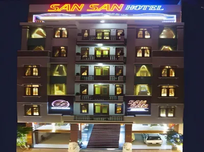 San San Hotel โรงแรมใกล้สตอร์มเอ็กซ์