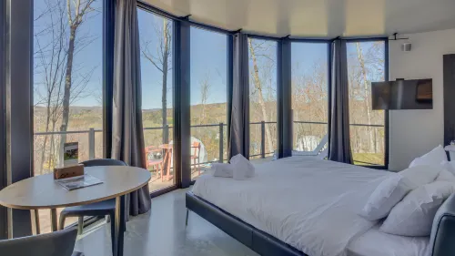 Bel Air Tremblant ROUND LOFT : 1 LIT KING, JACUZZI ET SAUNA - Chalets