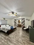 Serene & comfortable Southwestern home in Dalhart for you and your pets…
